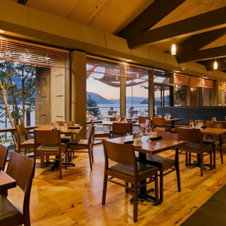 The Riverside Sports Bar & Lounge