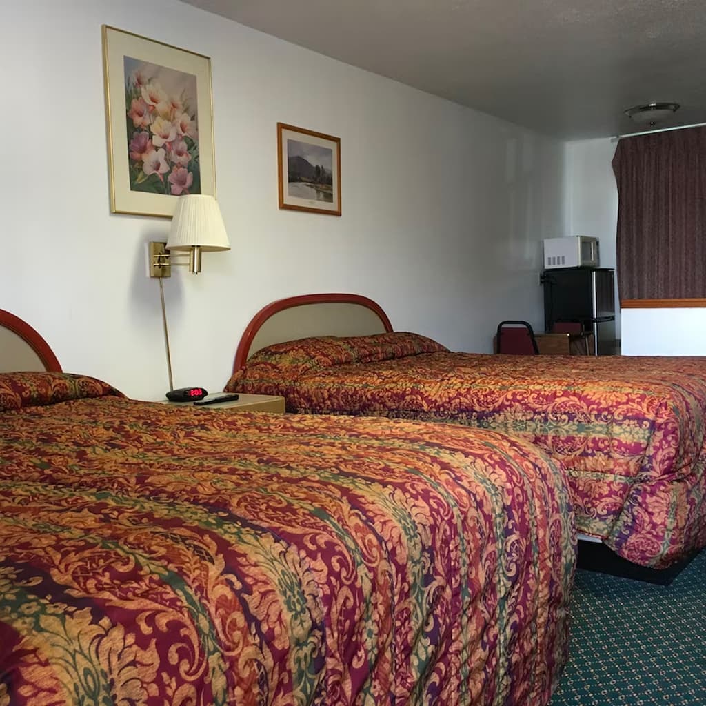 Queen Room with 2 Queen Beds - 1