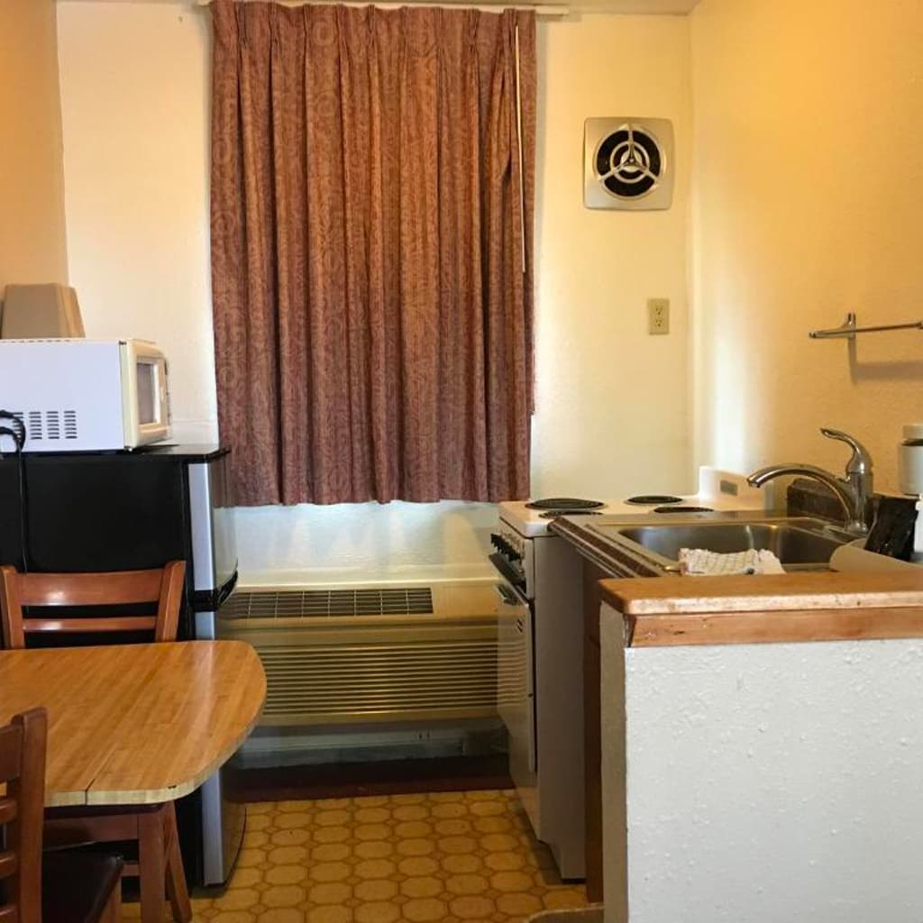 Queen Room with 2 Queen Beds - 3